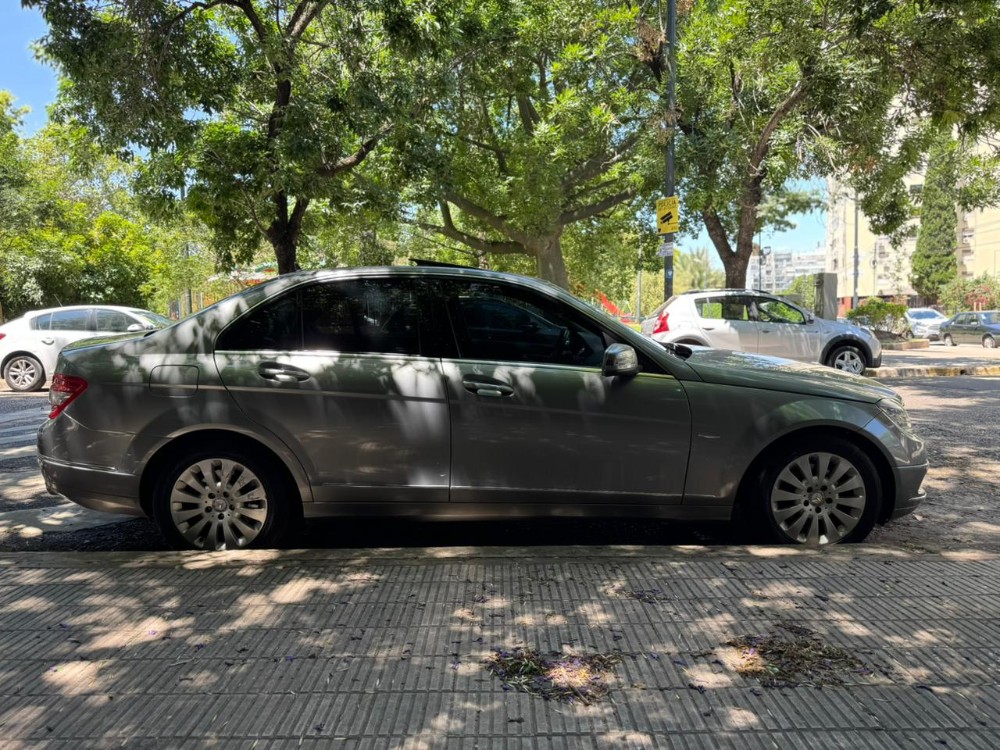 Mercedes-Benz C-Class Elegance — foto 5